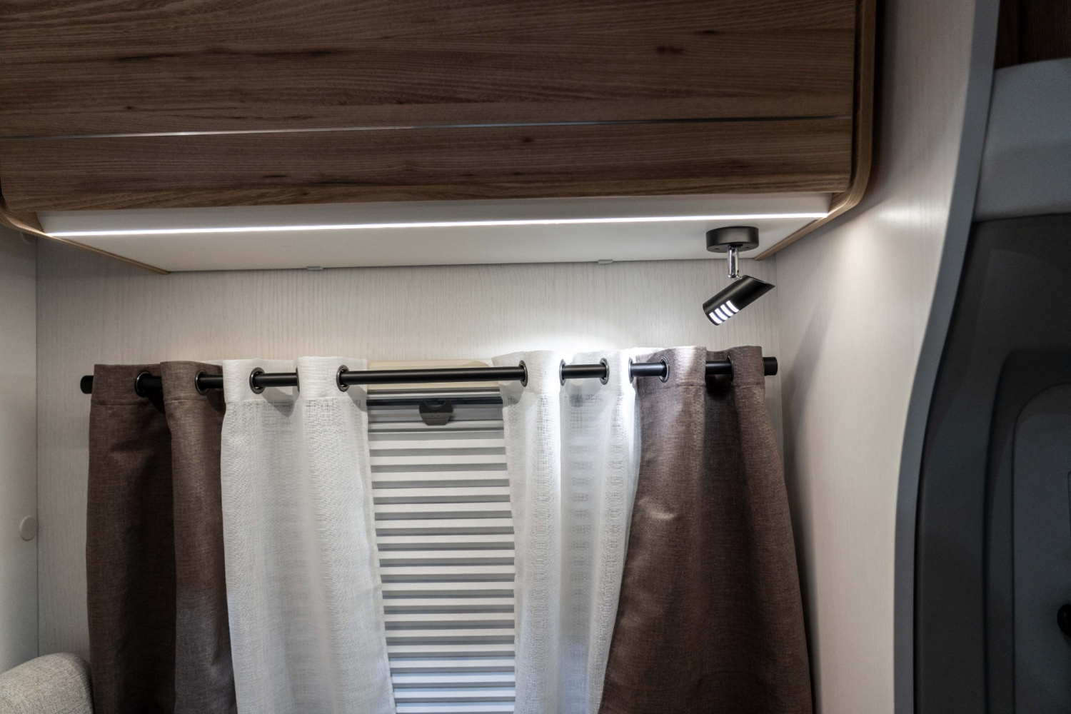 Sao pbouwspot LED met schakelaar en USB-C Sao pbouwspot LED met schakelaar en USB-C